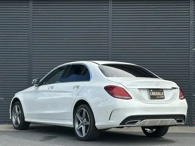 メルセデス・ベンツ Ｃ２２０ｄ ローレウスエディション 茨城県 2017(平29)年 5.4万km ダイヤモンドホワイト ＲＳＰ　/ＡＣＣ　/ＬＫＡ　/ＢＳＡ　/Ｂカメラ　/パークトロニック　/黒革　/シートヒーター　/Ｍ付パワーシート　/アンビエントライト　/ＬＥＤヘッドライト　/ナビ　/ＴＶ　/ＢＴ　/ＵＳＢ　/ＤＶＤ　/ＥＴＣ２．０　/ＦＲドラレコ/禁煙車