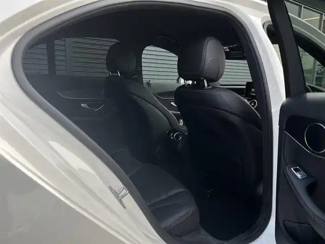 メルセデス・ベンツ Ｃ２２０ｄ ローレウスエディション 茨城県 2017(平29)年 5.4万km ダイヤモンドホワイト ＲＳＰ　/ＡＣＣ　/ＬＫＡ　/ＢＳＡ　/Ｂカメラ　/パークトロニック　/黒革　/シートヒーター　/Ｍ付パワーシート　/アンビエントライト　/ＬＥＤヘッドライト　/ナビ　/ＴＶ　/ＢＴ　/ＵＳＢ　/ＤＶＤ　/ＥＴＣ２．０　/ＦＲドラレコ/禁煙車