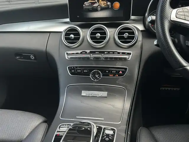 メルセデス・ベンツ Ｃ２２０ｄ ローレウスエディション 茨城県 2017(平29)年 5.4万km ダイヤモンドホワイト ＲＳＰ　/ＡＣＣ　/ＬＫＡ　/ＢＳＡ　/Ｂカメラ　/パークトロニック　/黒革　/シートヒーター　/Ｍ付パワーシート　/アンビエントライト　/ＬＥＤヘッドライト　/ナビ　/ＴＶ　/ＢＴ　/ＵＳＢ　/ＤＶＤ　/ＥＴＣ２．０　/ＦＲドラレコ/禁煙車