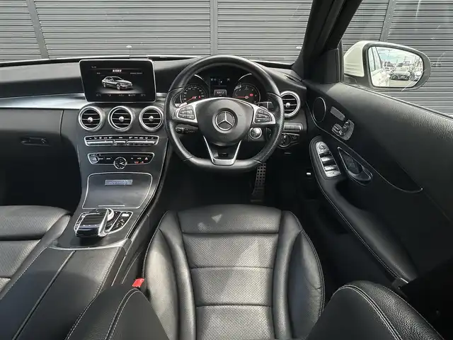 メルセデス・ベンツ Ｃ２２０ｄ ローレウスエディション 茨城県 2017(平29)年 5.4万km ダイヤモンドホワイト ＲＳＰ　/ＡＣＣ　/ＬＫＡ　/ＢＳＡ　/Ｂカメラ　/パークトロニック　/黒革　/シートヒーター　/Ｍ付パワーシート　/アンビエントライト　/ＬＥＤヘッドライト　/ナビ　/ＴＶ　/ＢＴ　/ＵＳＢ　/ＤＶＤ　/ＥＴＣ２．０　/ＦＲドラレコ/禁煙車