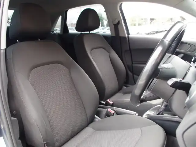 アウディ Ａ１ SB 1．0TFSI 埼玉県 2017(平29)年 9.6万km 青 パークセンサー/Bluetooth/MMIナビ/ワンセグTV/ETC/純正15インチAW/ハンドルスイッチ