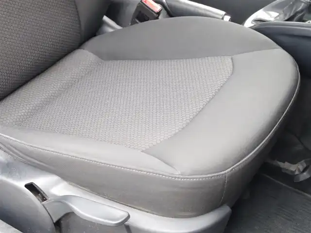 アウディ Ａ１ SB 1．0TFSI 埼玉県 2017(平29)年 9.6万km 青 パークセンサー/Bluetooth/MMIナビ/ワンセグTV/ETC/純正15インチAW/ハンドルスイッチ
