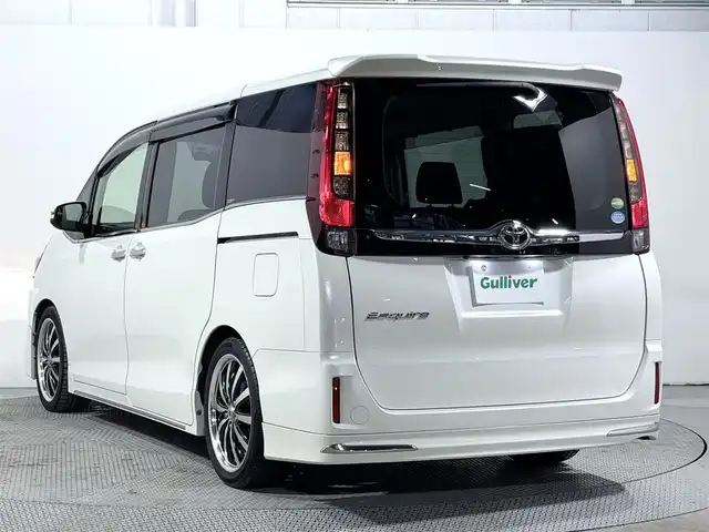 トヨタ エスクァイア Gi 大阪府 2014(平26)年 5.9万km ホワイトパールクリスタルシャイン 純正大型ナビＴＶ　フリップダウンモニター　黒革シート　バックカメラ　ビルトインＥＴＣ　ドラレコ　シートヒーター　両側パワスラ　オートハイビーム　ＬＥＤヘッドライト　フォグランプ　プッシュスタート