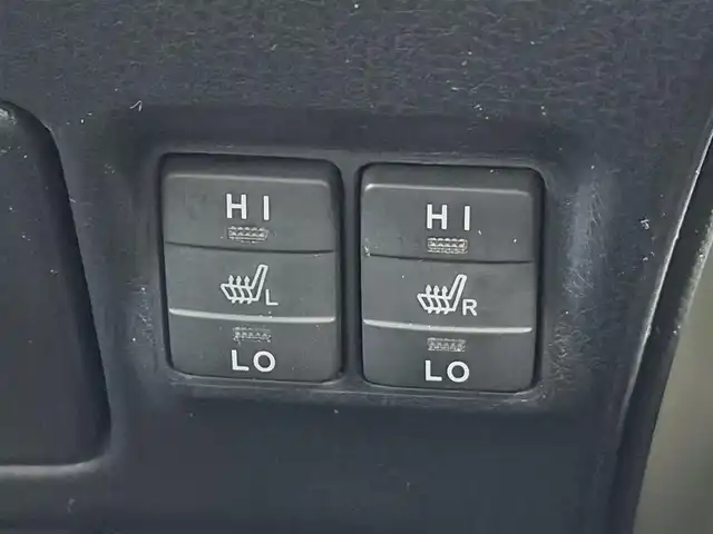 トヨタ エスクァイア Gi 大阪府 2014(平26)年 5.9万km ホワイトパールクリスタルシャイン 純正大型ナビＴＶ　フリップダウンモニター　黒革シート　バックカメラ　ビルトインＥＴＣ　ドラレコ　シートヒーター　両側パワスラ　オートハイビーム　ＬＥＤヘッドライト　フォグランプ　プッシュスタート