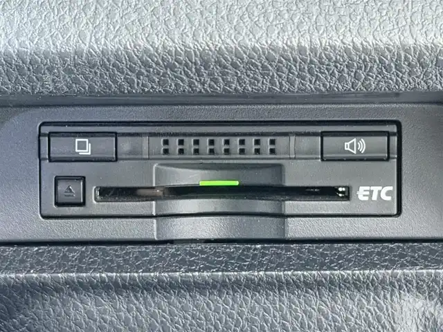 トヨタ エスクァイア Gi 大阪府 2014(平26)年 5.9万km ホワイトパールクリスタルシャイン 純正大型ナビＴＶ　フリップダウンモニター　黒革シート　バックカメラ　ビルトインＥＴＣ　ドラレコ　シートヒーター　両側パワスラ　オートハイビーム　ＬＥＤヘッドライト　フォグランプ　プッシュスタート