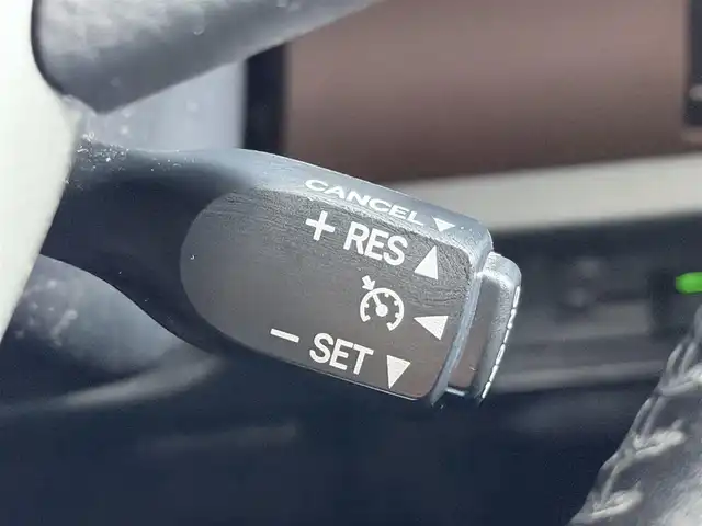 トヨタ エスクァイア Gi 大阪府 2014(平26)年 5.9万km ホワイトパールクリスタルシャイン 純正大型ナビＴＶ　フリップダウンモニター　黒革シート　バックカメラ　ビルトインＥＴＣ　ドラレコ　シートヒーター　両側パワスラ　オートハイビーム　ＬＥＤヘッドライト　フォグランプ　プッシュスタート