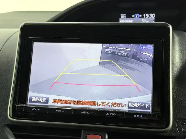 トヨタ エスクァイア Gi 大阪府 2014(平26)年 5.9万km ホワイトパールクリスタルシャイン 純正大型ナビＴＶ　フリップダウンモニター　黒革シート　バックカメラ　ビルトインＥＴＣ　ドラレコ　シートヒーター　両側パワスラ　オートハイビーム　ＬＥＤヘッドライト　フォグランプ　プッシュスタート