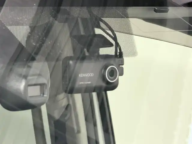 トヨタ エスクァイア Gi 大阪府 2014(平26)年 5.9万km ホワイトパールクリスタルシャイン 純正大型ナビＴＶ　フリップダウンモニター　黒革シート　バックカメラ　ビルトインＥＴＣ　ドラレコ　シートヒーター　両側パワスラ　オートハイビーム　ＬＥＤヘッドライト　フォグランプ　プッシュスタート