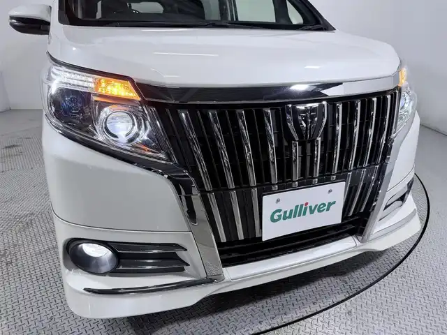 トヨタ エスクァイア Gi 大阪府 2014(平26)年 5.9万km ホワイトパールクリスタルシャイン 純正大型ナビＴＶ　フリップダウンモニター　黒革シート　バックカメラ　ビルトインＥＴＣ　ドラレコ　シートヒーター　両側パワスラ　オートハイビーム　ＬＥＤヘッドライト　フォグランプ　プッシュスタート