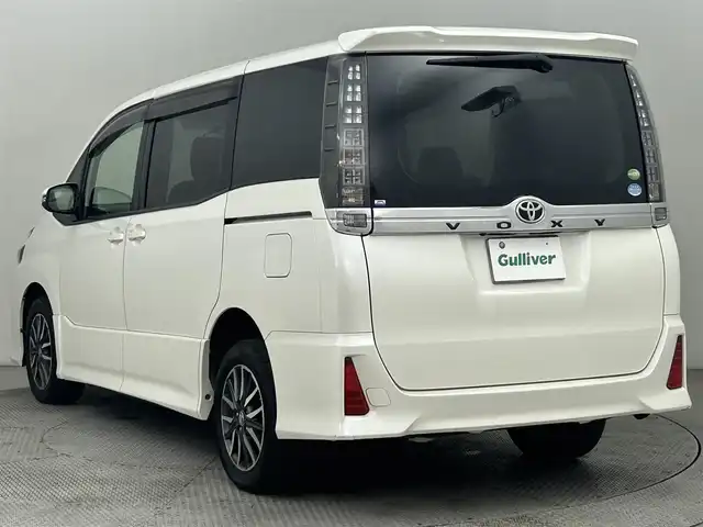 トヨタ ヴォクシー ZS 道央・札幌 2014(平26)年 12万km ホワイトパールクリスタルシャイン ・4WD/・寒冷地仕様/・純正メモリナビ/・フルセグ/BT/CD/DVD/・バックカメラ/・両側パワースライドドア/・アイドリングストップ/・純正エンジンスターター/・ドアロック連動ミラー/・ecoモード/・横滑り防止装置/・ステアリングスイッチ/・オートライト/・オートエアコン/・ドアロック連動ミラー/・スマートキー/・プッシュスタート