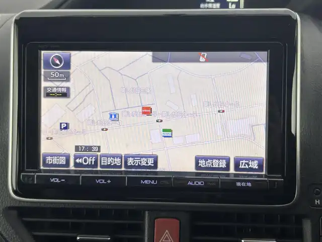 トヨタ ヴォクシー ZS 道央・札幌 2014(平26)年 12万km ホワイトパールクリスタルシャイン ・4WD/・寒冷地仕様/・純正メモリナビ/・フルセグ/BT/CD/DVD/・バックカメラ/・両側パワースライドドア/・アイドリングストップ/・純正エンジンスターター/・ドアロック連動ミラー/・ecoモード/・横滑り防止装置/・ステアリングスイッチ/・オートライト/・オートエアコン/・ドアロック連動ミラー/・スマートキー/・プッシュスタート