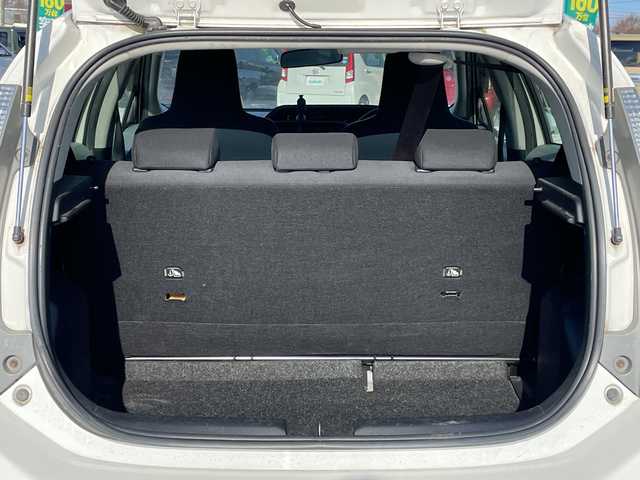 トヨタ アクア L 道央・札幌 2013(平25)年 18.7万km スーパーホワイトⅡ 寒冷地仕様/社外メモリーナビ/AM/FM/CD/SD/バックカメラ/ビルトインETC/アイドリングストップ/ワイパーデアイサー/EVMODE/ECOMODE/リモコンキー/ハロゲンヘッドライト/ヘッドライトレベライザー/電動格納ミラー/ウィンカーミラー/純正フロアマット/ドアバイザー/スペアキー