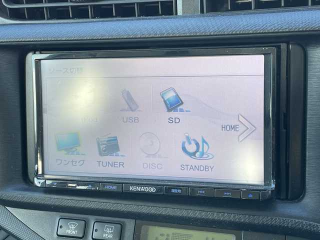 トヨタ アクア L 道央・札幌 2013(平25)年 18.7万km スーパーホワイトⅡ 寒冷地仕様/社外メモリーナビ/AM/FM/CD/SD/バックカメラ/ビルトインETC/アイドリングストップ/ワイパーデアイサー/EVMODE/ECOMODE/リモコンキー/ハロゲンヘッドライト/ヘッドライトレベライザー/電動格納ミラー/ウィンカーミラー/純正フロアマット/ドアバイザー/スペアキー