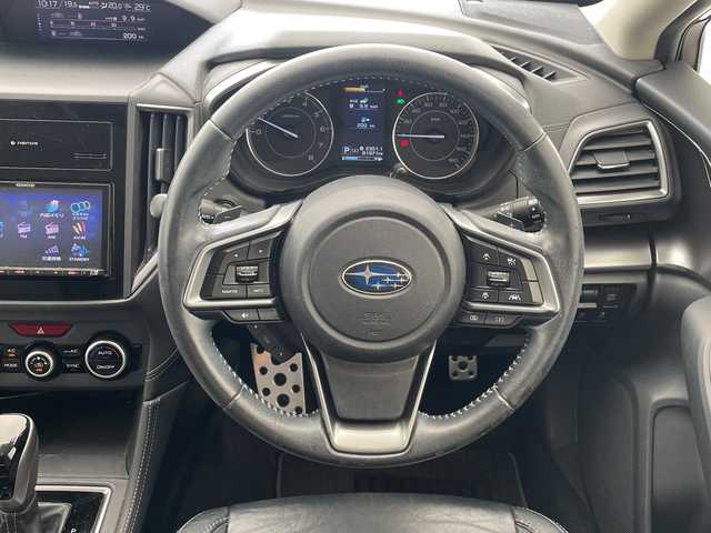 スバル インプレッサ スポーツ 2．0i－S アイサイト 沖縄県 2017(平29)年 8.2万km ダークブルーパール 純正ナビ(KXM-H701)/（フルセグＴＶ　ＣＤ　ＤＶＤ　ＵＳＢ　ＳＤ　Ｂｌｕｅｔｏｏｔｈ）/バックカメラ/ドライブレコーダー/ＥＴＣ/アイサイト/パワーシート/レザーシート/シートヒーター/スマートキー/プッシュスタート/純正フロアマット/ドアバイザー/LEDヘッドライト/オートライト/純正18インチアルミホイール/取扱説明書