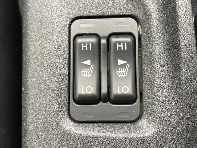 スバル インプレッサ スポーツ 2．0i－S アイサイト 沖縄県 2017(平29)年 8.2万km ダークブルーパール 純正ナビ(KXM-H701)/（フルセグＴＶ　ＣＤ　ＤＶＤ　ＵＳＢ　ＳＤ　Ｂｌｕｅｔｏｏｔｈ）/バックカメラ/ドライブレコーダー/ＥＴＣ/アイサイト/パワーシート/レザーシート/シートヒーター/スマートキー/プッシュスタート/純正フロアマット/ドアバイザー/LEDヘッドライト/オートライト/純正18インチアルミホイール/取扱説明書