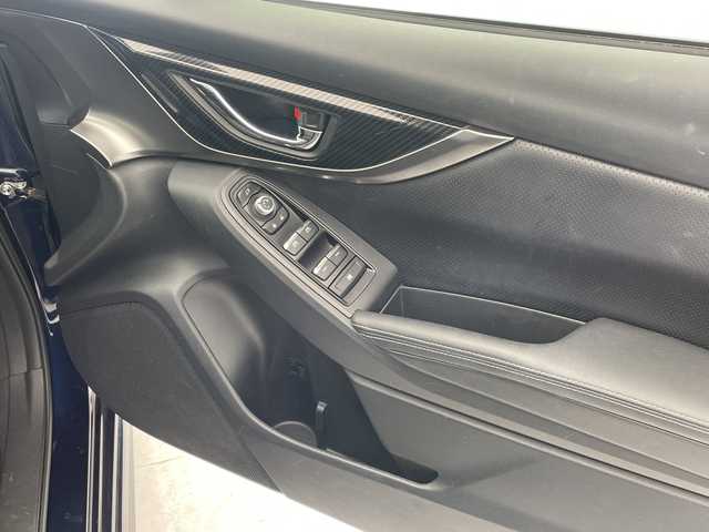 スバル インプレッサ スポーツ 2．0i－S アイサイト 沖縄県 2017(平29)年 8.2万km ダークブルーパール 純正ナビ(KXM-H701)/（フルセグＴＶ　ＣＤ　ＤＶＤ　ＵＳＢ　ＳＤ　Ｂｌｕｅｔｏｏｔｈ）/バックカメラ/ドライブレコーダー/ＥＴＣ/アイサイト/パワーシート/レザーシート/シートヒーター/スマートキー/プッシュスタート/純正フロアマット/ドアバイザー/LEDヘッドライト/オートライト/純正18インチアルミホイール/取扱説明書