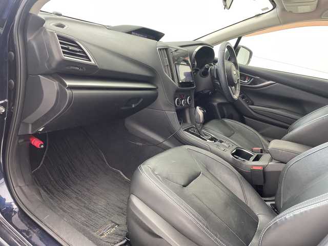 スバル インプレッサ スポーツ 2．0i－S アイサイト 沖縄県 2017(平29)年 8.2万km ダークブルーパール 純正ナビ(KXM-H701)/（フルセグＴＶ　ＣＤ　ＤＶＤ　ＵＳＢ　ＳＤ　Ｂｌｕｅｔｏｏｔｈ）/バックカメラ/ドライブレコーダー/ＥＴＣ/アイサイト/パワーシート/レザーシート/シートヒーター/スマートキー/プッシュスタート/純正フロアマット/ドアバイザー/LEDヘッドライト/オートライト/純正18インチアルミホイール/取扱説明書