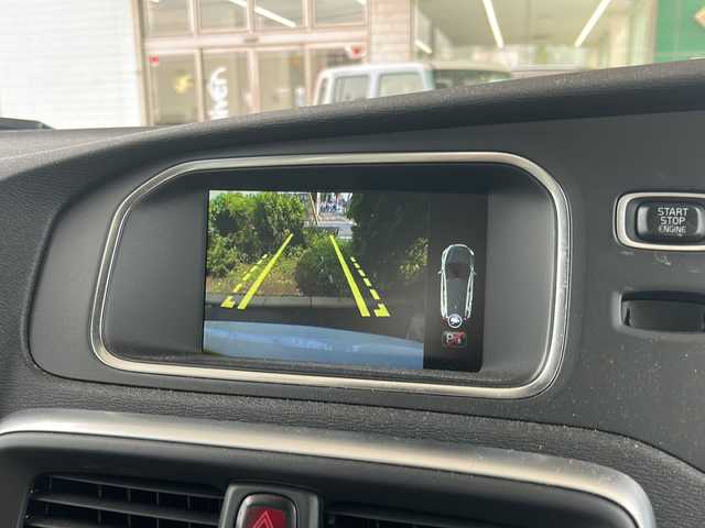 ボルボ Ｖ４０ T3 モメンタム 東京都 2016(平28)年 4万km アマゾンブルー ワンオーナー/純正HDDナビ/・BT/USB/iPod/フルセグTV/バックモニター/運転席パワーシート/シートポジションメモリー/クルーズコントロール追従機能有/前方ドライブレコーダー/LEDヘッドライト/前後コーナーセンサー/車間距離自動制御システム/駐車支援システム/アダプティブ・フロントライティング・システム/横滑り防止装置/レーンキープアシスト/アイドリングストップ/盗難防止装置/ETC/オートライト/アンチブレーキングシステム/Ｗ＋サイドエアバッグ/純正アルミホイール/社外フロアマット/保証書・記録簿