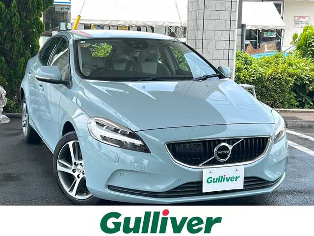 ボルボ Ｖ４０ T3 モメンタム 東京都 2016(平28)年 4万km アマゾンブルー ワンオーナー/純正HDDナビ/・BT/USB/iPod/フルセグTV/バックモニター/運転席パワーシート/シートポジションメモリー/クルーズコントロール追従機能有/前方ドライブレコーダー/LEDヘッドライト/前後コーナーセンサー/車間距離自動制御システム/駐車支援システム/アダプティブ・フロントライティング・システム/横滑り防止装置/レーンキープアシスト/アイドリングストップ/盗難防止装置/ETC/オートライト/アンチブレーキングシステム/Ｗ＋サイドエアバッグ/純正アルミホイール/社外フロアマット/保証書・記録簿