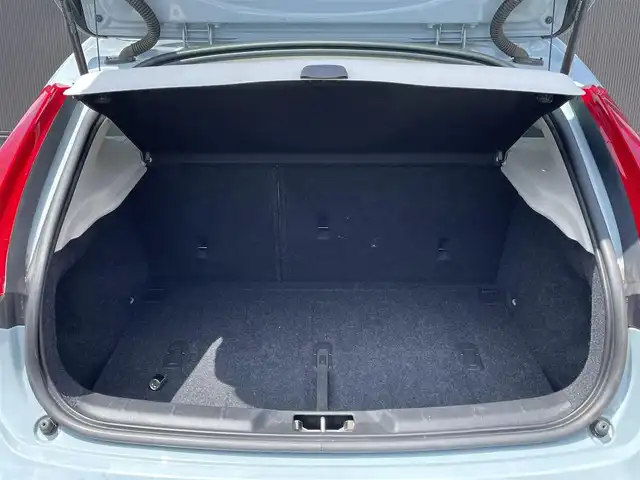 ボルボ Ｖ４０ T3 モメンタム 長野県 2016(平28)年 4万km アマゾンブルー スマートキー　/ＬＥＤヘッドライト　/パーキングアシスト　/パークセンサー　/ＥＴＣ　/パワーシート　/インテリセーフ　/ＵＳＢ　/ｉＰｏｄ　/ＨＤＤ　/ｂｌｕｅｔｏｏｔｈ　/ＴＶ　/オートライト