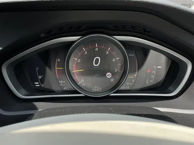 ボルボ Ｖ４０ T3 モメンタム 長野県 2016(平28)年 4万km アマゾンブルー スマートキー　/ＬＥＤヘッドライト　/パーキングアシスト　/パークセンサー　/ＥＴＣ　/パワーシート　/インテリセーフ　/ＵＳＢ　/ｉＰｏｄ　/ＨＤＤ　/ｂｌｕｅｔｏｏｔｈ　/ＴＶ　/オートライト
