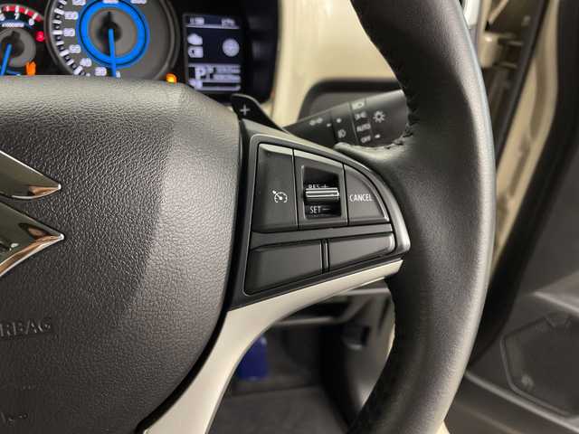 スズキ クロスビー HYBRID MZ 鹿児島県 2018(平30)年 6.1万km キャラバンアイボリーパールメタリック/ホワイト 2トーンルーフ 純正8インチナビ/（AM/FM/CD/DVD/Bluetooth/フルセグ）/全方位カメラ/ドライブレコーダー/レーダー探知機/パドルシフト/ETC/ステアリングリモコン/クルーズコントロール/オートライト/衝突被害軽減ブレーキ/純正フロアマット/純正AW16インチ/LEDヘッドライト/TVキャンセラー/スマートキー