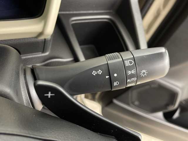 スズキ クロスビー HYBRID MZ 鹿児島県 2018(平30)年 6.1万km キャラバンアイボリーパールメタリック/ホワイト 2トーンルーフ 純正8インチナビ/（AM/FM/CD/DVD/Bluetooth/フルセグ）/全方位カメラ/ドライブレコーダー/レーダー探知機/パドルシフト/ETC/ステアリングリモコン/クルーズコントロール/オートライト/衝突被害軽減ブレーキ/純正フロアマット/純正AW16インチ/LEDヘッドライト/TVキャンセラー/スマートキー