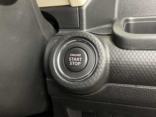 スズキ クロスビー HYBRID MZ 鹿児島県 2018(平30)年 6.1万km キャラバンアイボリーパールメタリック/ホワイト 2トーンルーフ 純正8インチナビ/（AM/FM/CD/DVD/Bluetooth/フルセグ）/全方位カメラ/ドライブレコーダー/レーダー探知機/パドルシフト/ETC/ステアリングリモコン/クルーズコントロール/オートライト/衝突被害軽減ブレーキ/純正フロアマット/純正AW16インチ/LEDヘッドライト/TVキャンセラー/スマートキー