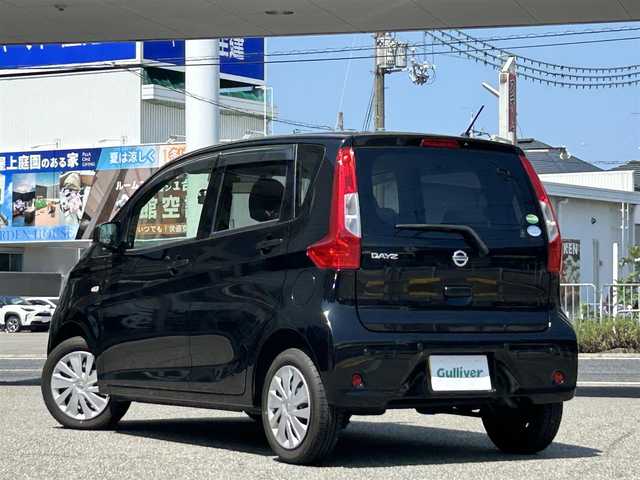 日産 デイズ J 兵庫県 2018(平30)年 6.8万km ブラック 社外メモリナビ(AVIC-RZ501)/・【TV・DVD/CB/Bluetooth対応】/ドライブレコーダー/ETC/衝突軽減ブレーキ（エマージェンシーブレーキ）/電動格納ミラー/キーレスエントリー/ヘッドライトレベライザー/プライバシーガラス/UVカットガラス/ベンチシート/デュアルエアバック/分割可倒式リアシート/ABS/サイドバイザー/フロアマット/取説