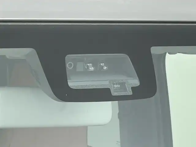 スズキ ジムニー XC 道央・札幌 2024(令6)年 0.1千km ミディアムグレー ・ＧＩＧＥＡＲオフロード仕様/・大型グリルガード/・オージールーフラック/・リアラダー/・タイヤハードカバー/・１．５インチリフトアップ/・オーバーフェンダー/・９インチフローティングナビ/・ブラウンキルティングレザーシートカバー/・シートヒーター/・衝突被害軽減ブレーキ/・レーンキープアシスト/・クルーズコントロール/・オートハイビーム/・ヘッドライトウォッシャー/・プッシュスタート/・スマートキー/・横滑り防止装置
