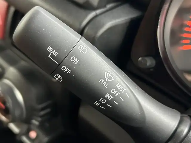 スズキ ジムニー XC 道央・札幌 2024(令6)年 0.1千km ミディアムグレー ・ＧＩＧＥＡＲオフロード仕様/・大型グリルガード/・オージールーフラック/・リアラダー/・タイヤハードカバー/・１．５インチリフトアップ/・オーバーフェンダー/・９インチフローティングナビ/・ブラウンキルティングレザーシートカバー/・シートヒーター/・衝突被害軽減ブレーキ/・レーンキープアシスト/・クルーズコントロール/・オートハイビーム/・ヘッドライトウォッシャー/・プッシュスタート/・スマートキー/・横滑り防止装置