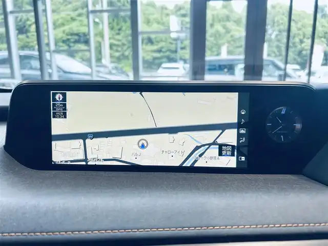 レクサス ＵＸ 250h バージョンC 大阪府 2019(令1)年 2.2万km ソニッククォーツ ブラウンレザー/パワーシート/シートヒーター/ステアリングヒーター/純正ナビ/TV/360度カメラ/HUD/ACC/ブラインドスポット/純正17インチAW/LEDヘッドライト/電動リアゲート/クリアランスソナー/ETC/ドラレコ
