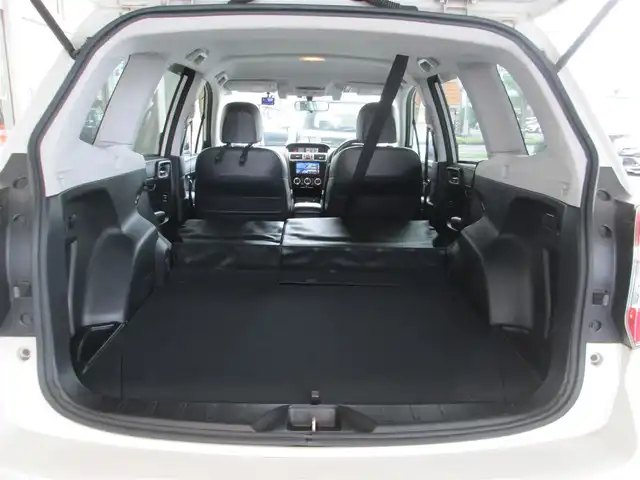 スバル フォレスター S－リミテッド 千葉県 2015(平27)年 5.9万km クリスタルホワイトP 純正ナビ、フルセグTV/バックカメラ/純正オーディオ【DVD/CD/BT/SD/USB】/Eye Sight(ver.2)/HIDヘッドライト&ハロゲンフォグ&リアフォグ/レーダークルーズコントロール/車線逸脱防止警報/パドルシフト付き革巻きステアリング/ハーフレザーシート/前席パワーシート&シートヒーター/社外前方ドライブレコーダー/ビルトインETC/スペアキー/取扱説明書/ナビ取扱説明書/新車時保証書