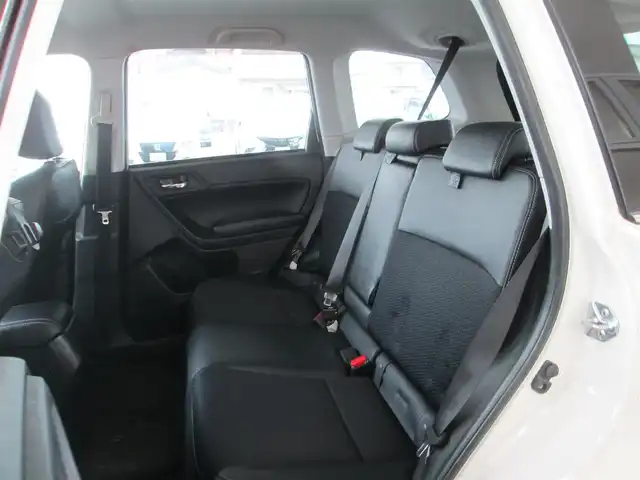 スバル フォレスター S－リミテッド 千葉県 2015(平27)年 5.9万km クリスタルホワイトP 純正ナビ、フルセグTV/バックカメラ/純正オーディオ【DVD/CD/BT/SD/USB】/Eye Sight(ver.2)/HIDヘッドライト&ハロゲンフォグ&リアフォグ/レーダークルーズコントロール/車線逸脱防止警報/パドルシフト付き革巻きステアリング/ハーフレザーシート/前席パワーシート&シートヒーター/社外前方ドライブレコーダー/ビルトインETC/スペアキー/取扱説明書/ナビ取扱説明書/新車時保証書