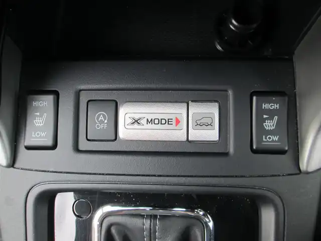 スバル フォレスター S－リミテッド 千葉県 2015(平27)年 5.9万km クリスタルホワイトP 純正ナビ、フルセグTV/バックカメラ/純正オーディオ【DVD/CD/BT/SD/USB】/Eye Sight(ver.2)/HIDヘッドライト&ハロゲンフォグ&リアフォグ/レーダークルーズコントロール/車線逸脱防止警報/パドルシフト付き革巻きステアリング/ハーフレザーシート/前席パワーシート&シートヒーター/社外前方ドライブレコーダー/ビルトインETC/スペアキー/取扱説明書/ナビ取扱説明書/新車時保証書