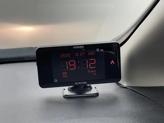 ホンダ フィット 13G F 大分県 2017(平29)年 2.7万km ルナシルバーM 社外７型ナビ　CN-RE03D/(CD/DVD/BT/SD/フルセグ)/バックカメラ/ＥＴＣ/レーダー探知機　YA-W17GA)/プッシュスタート/電動格納ウィンカーミラー/フォグランプ/ステアリングリモコン/ドアバイザー/純正フロアマット/スマートキー×２/取扱説明書/保証書・点検記録簿