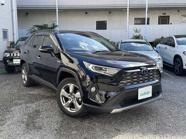 トヨタ ＲＡＶ４ ハイブリットG 兵庫県 2019(令1)年 2.9万km アティチュードブラックマイカ 純正ナビ・Bluetooth・CD・AM/FM/デジタルインナーミラー/パノラマムーンルーフ/パワーバックドア/ステアリングヒーター/AUTOHOLD/純正フロアマット/前後ドライブレコーダー/パワーバックドア/セーフティーセンス（衝突回避支援パッケージ）/・プリクラッシュセーフティ/・レーントレーシングアシストポート/・レーダークルーズコントロール/・オートマチックハイビーム/・ロードサインアシスト/インテリジェントクリアランスソナー/ブラインドスポットモニター/LEDヘッドランプ/パワーシート（運転席）/シートポジションメモリー（運転席）/快適温熱シート（運転席/助手席）/バックカメラ