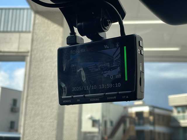 トヨタ ＲＡＶ４ ハイブリットG 兵庫県 2019(令1)年 2.9万km アティチュードブラックマイカ 純正ナビ・Bluetooth・CD・AM/FM/デジタルインナーミラー/パノラマムーンルーフ/パワーバックドア/ステアリングヒーター/AUTOHOLD/純正フロアマット/前後ドライブレコーダー/パワーバックドア/セーフティーセンス（衝突回避支援パッケージ）/・プリクラッシュセーフティ/・レーントレーシングアシストポート/・レーダークルーズコントロール/・オートマチックハイビーム/・ロードサインアシスト/インテリジェントクリアランスソナー/ブラインドスポットモニター/LEDヘッドランプ/パワーシート（運転席）/シートポジションメモリー（運転席）/快適温熱シート（運転席/助手席）/バックカメラ