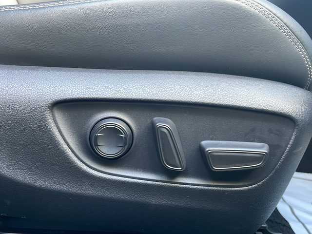 トヨタ ＲＡＶ４ ハイブリットG 兵庫県 2019(令1)年 2.9万km アティチュードブラックマイカ 純正ナビ・Bluetooth・CD・AM/FM/デジタルインナーミラー/パノラマムーンルーフ/パワーバックドア/ステアリングヒーター/AUTOHOLD/純正フロアマット/前後ドライブレコーダー/パワーバックドア/セーフティーセンス（衝突回避支援パッケージ）/・プリクラッシュセーフティ/・レーントレーシングアシストポート/・レーダークルーズコントロール/・オートマチックハイビーム/・ロードサインアシスト/インテリジェントクリアランスソナー/ブラインドスポットモニター/LEDヘッドランプ/パワーシート（運転席）/シートポジションメモリー（運転席）/快適温熱シート（運転席/助手席）/バックカメラ