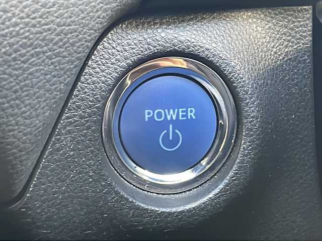 トヨタ ＲＡＶ４ ハイブリットG 兵庫県 2019(令1)年 2.9万km アティチュードブラックマイカ 純正ナビ・Bluetooth・CD・AM/FM/デジタルインナーミラー/パノラマムーンルーフ/パワーバックドア/ステアリングヒーター/AUTOHOLD/純正フロアマット/前後ドライブレコーダー/パワーバックドア/セーフティーセンス（衝突回避支援パッケージ）/・プリクラッシュセーフティ/・レーントレーシングアシストポート/・レーダークルーズコントロール/・オートマチックハイビーム/・ロードサインアシスト/インテリジェントクリアランスソナー/ブラインドスポットモニター/LEDヘッドランプ/パワーシート（運転席）/シートポジションメモリー（運転席）/快適温熱シート（運転席/助手席）/バックカメラ