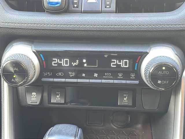 トヨタ ＲＡＶ４ ハイブリットG 兵庫県 2019(令1)年 2.9万km アティチュードブラックマイカ 純正ナビ・Bluetooth・CD・AM/FM/デジタルインナーミラー/パノラマムーンルーフ/パワーバックドア/ステアリングヒーター/AUTOHOLD/純正フロアマット/前後ドライブレコーダー/パワーバックドア/セーフティーセンス（衝突回避支援パッケージ）/・プリクラッシュセーフティ/・レーントレーシングアシストポート/・レーダークルーズコントロール/・オートマチックハイビーム/・ロードサインアシスト/インテリジェントクリアランスソナー/ブラインドスポットモニター/LEDヘッドランプ/パワーシート（運転席）/シートポジションメモリー（運転席）/快適温熱シート（運転席/助手席）/バックカメラ