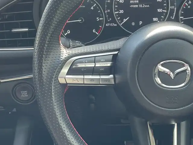 マツダ マツダ３セダン XD ブラックトーンED 滋賀県 2022(令4)年 4.8万km ジェットブラックマイカ 社外スプリング(Auto Exe)/社外ステアリング(Auto Exe)/社外ドアバイザー(Auto Exe)/純正10.25インチナビ/(FM/AM/CD/DVD/Bluetooth/HDMI/USB)/バックカメラ/ETC/前後ドラレコ/踏み間違い防止アシスト/ブレーキアシスト/プリクラッシュブレーキアシスト/ヒルスタート（坂道発進）アシスト/前方衝突防止支援システム/後側方衝突防止支援システム/TCS（トラクションコントロールシステム）/VDC（ビークルダイナミクスコントロール）/レーンキープアシスト/車間自動制御システム	/ASCD（オートスピードコントロール装置）/ABS（アンチロックブレーキシステム）/バックビューモニター/コーナー・バックセンサー（ソナー）/標識検知機能/電動格納ミラー/電子パーキング/オートブレーキ/オートライト/オートハイビーム/LEDヘッドライト/フルオートエアコン/USB端子/プッシュスタート/スマートキー/純正フロアマット/純正ステアリング積込/純正スプリング積込