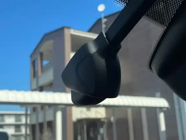 マツダ マツダ３セダン XD ブラックトーンED 滋賀県 2022(令4)年 4.8万km ジェットブラックマイカ 社外スプリング(Auto Exe)/社外ステアリング(Auto Exe)/社外ドアバイザー(Auto Exe)/純正10.25インチナビ/(FM/AM/CD/DVD/Bluetooth/HDMI/USB)/バックカメラ/ETC/前後ドラレコ/踏み間違い防止アシスト/ブレーキアシスト/プリクラッシュブレーキアシスト/ヒルスタート（坂道発進）アシスト/前方衝突防止支援システム/後側方衝突防止支援システム/TCS（トラクションコントロールシステム）/VDC（ビークルダイナミクスコントロール）/レーンキープアシスト/車間自動制御システム	/ASCD（オートスピードコントロール装置）/ABS（アンチロックブレーキシステム）/バックビューモニター/コーナー・バックセンサー（ソナー）/標識検知機能/電動格納ミラー/電子パーキング/オートブレーキ/オートライト/オートハイビーム/LEDヘッドライト/フルオートエアコン/USB端子/プッシュスタート/スマートキー/純正フロアマット/純正ステアリング積込/純正スプリング積込