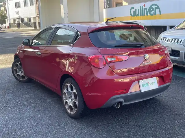 アルファロメオ ジュリエッタ クラシカ 静岡県 2013(平25)年 2.1万km 赤 社外ナビ/フルセグTV/DVD/CD/SD/BT/MSV/バックソナー/革シート/前席シートヒーター/前席パワーシート/運転席シートメモリー/ETC/HIDヘッドライト/パドルシフト/ステアリングスイッチ/純正17インチAW/キーレス/スペアキー/H28/30/R1/2/4/5/6点検記録簿有