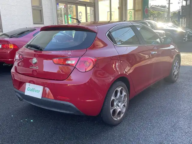 アルファロメオ ジュリエッタ クラシカ 静岡県 2013(平25)年 2.1万km 赤 社外ナビ/フルセグTV/DVD/CD/SD/BT/MSV/バックソナー/革シート/前席シートヒーター/前席パワーシート/運転席シートメモリー/ETC/HIDヘッドライト/パドルシフト/ステアリングスイッチ/純正17インチAW/キーレス/スペアキー/H28/30/R1/2/4/5/6点検記録簿有