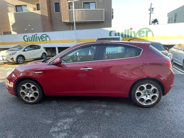 アルファロメオ ジュリエッタ クラシカ 静岡県 2013(平25)年 2.1万km 赤 社外ナビ/フルセグTV/DVD/CD/SD/BT/MSV/バックソナー/革シート/前席シートヒーター/前席パワーシート/運転席シートメモリー/ETC/HIDヘッドライト/パドルシフト/ステアリングスイッチ/純正17インチAW/キーレス/スペアキー/H28/30/R1/2/4/5/6点検記録簿有