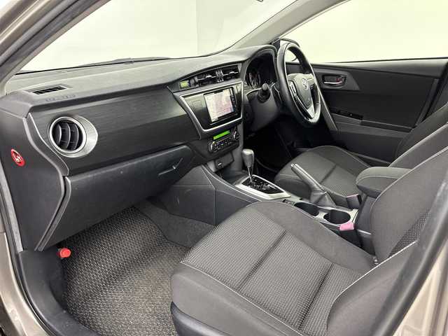 トヨタ オーリス 180G Sパッケージ 埼玉県 2013(平25)年 3.4万km アバンギャルドブロンズメタリック 社外ナビ　CN-S310WD/(Bluetooth/ipod/USB/CD/DVD/AM/FM)/地デジフルセグ/バックカメラ/ETC/パドルシフト/スポーツモード/プッシュスタート/ステアリングリモコン/フロントフォグランプ/ウィンカーミラー/トノカバー/純正ドアバイザー/純正フロアマット/純正16インチアルミホイール