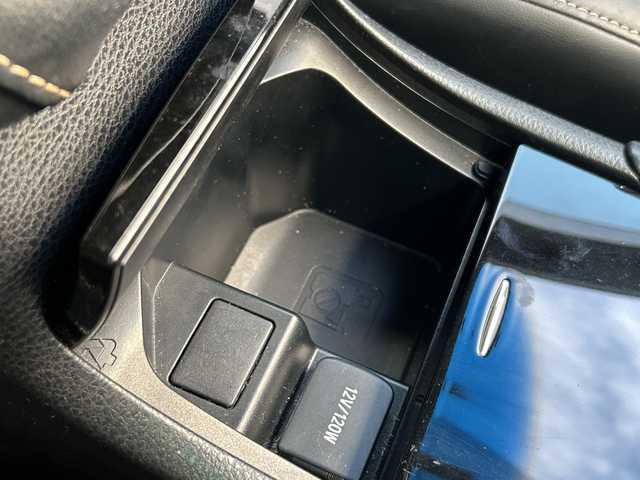 トヨタ ハリアー ハイブリッド プレミアム 埼玉県 2014(平26)年 11.8万km スパークリングブラックパールクリスタルシャイン 純正ナビ/フルセグ/DVD/CD/SD/BT/FM/AM/サンルーフ　/モデリスタエアロ/バックカメラ　/ビルトインＥＴＣ　/クルーズコントロール　/レーンキープアシスト　/パワーバックドア　/運転席パワーシート　/オートライト/オートハイビーム　/ステアリングスイッチ/横滑り防止/スマートキー２本　/保証書　/取扱説明書