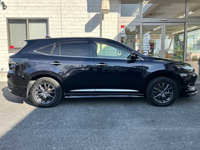 トヨタ ハリアー ハイブリッド プレミアム 埼玉県 2014(平26)年 11.8万km スパークリングブラックパールクリスタルシャイン 純正ナビ/フルセグ/DVD/CD/SD/BT/FM/AM/サンルーフ　/モデリスタエアロ/バックカメラ　/ビルトインＥＴＣ　/クルーズコントロール　/レーンキープアシスト　/パワーバックドア　/運転席パワーシート　/オートライト/オートハイビーム　/ステアリングスイッチ/横滑り防止/スマートキー２本　/保証書　/取扱説明書