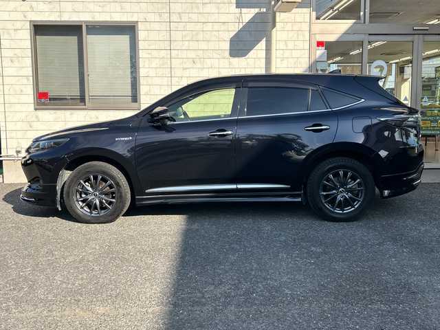 トヨタ ハリアー ハイブリッド プレミアム 埼玉県 2014(平26)年 11.8万km スパークリングブラックパールクリスタルシャイン 純正ナビ/フルセグ/DVD/CD/SD/BT/FM/AM/サンルーフ　/モデリスタエアロ/バックカメラ　/ビルトインＥＴＣ　/クルーズコントロール　/レーンキープアシスト　/パワーバックドア　/運転席パワーシート　/オートライト/オートハイビーム　/ステアリングスイッチ/横滑り防止/スマートキー２本　/保証書　/取扱説明書